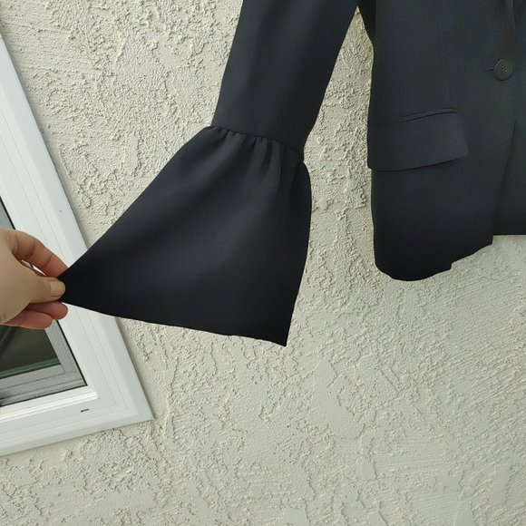 NWT Mango MNG Ruffle Frilled Bell Sleeves Black Jacket. M - Picture 4 of 5